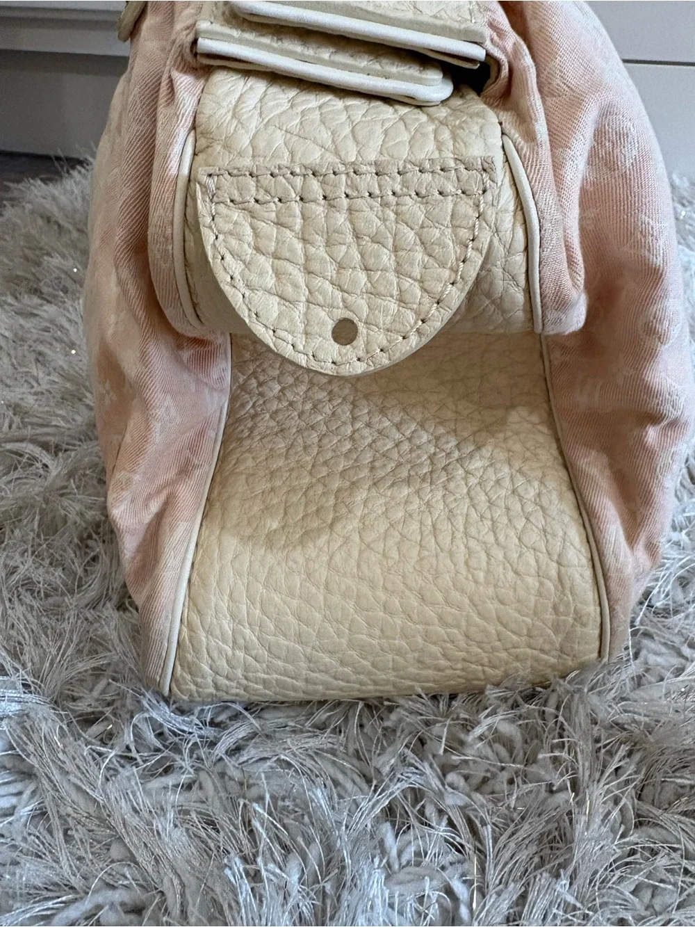 Louis Vuitton mini Lin trapeze GM bag in light pink monogram fabric - Picture 4 of 15